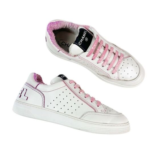 CHANEL 2021 White Pink Low Top Leather Sneakers Size 40 US 9.5 Logo CC Lace Up - Picture 1 of 14